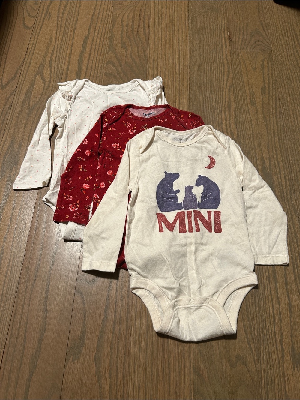 Old Navy & Gap Long Sleeve White and Red Baby Bodysuit Set